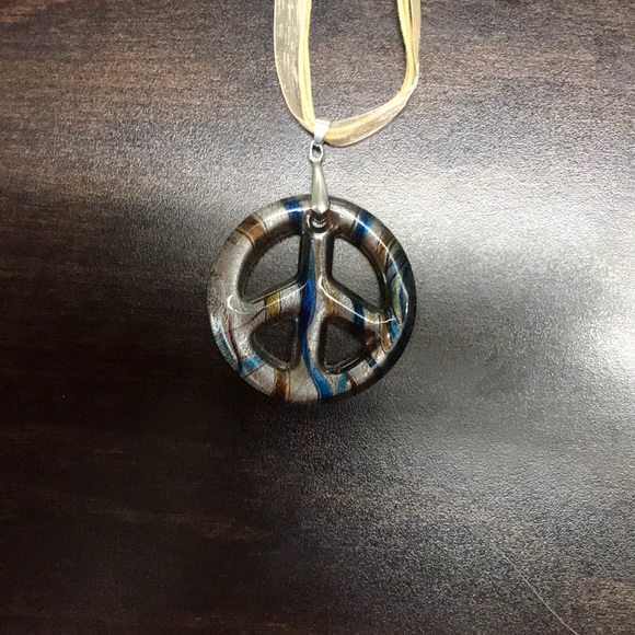 HANDBLOWN GLASS PEACE SIGN NECKLACE - Picture 2 of 4